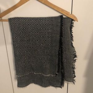 Zara Black and White Blanket Scarf